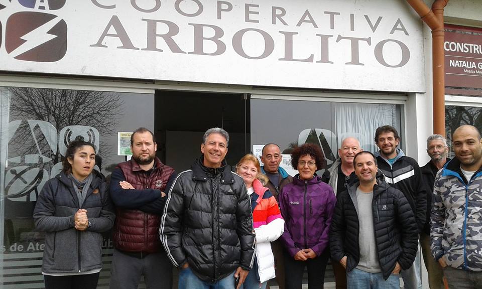 Representantes de la Cooperativa Arbolito tuvieron una fructífera reunión con abonados de la Costa Norte