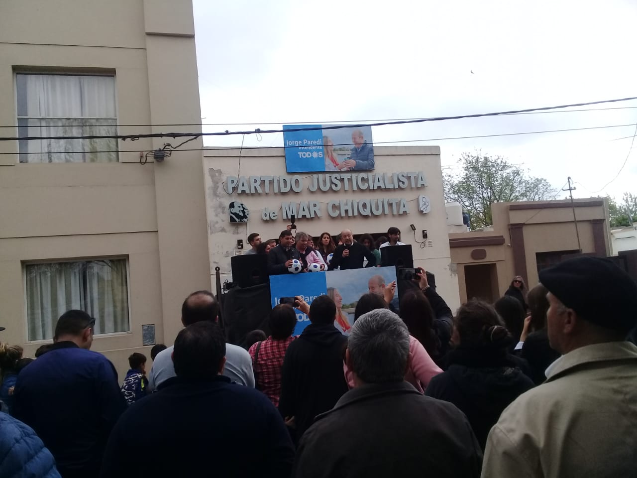 CAMINO A LAS ELECCIONES: Paredi cerró su campaña en el mediterráneo y apuesta fuerte a la costa para el próximo sábado