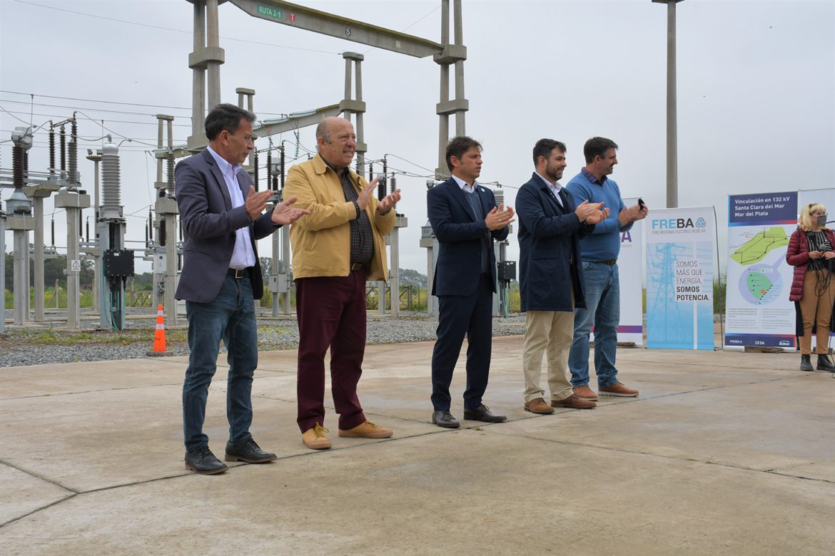 Axel Kicillof  y Paredi recorrieron la puesta en marcha de la Estación Transformadora en Santa Clara del Mar
