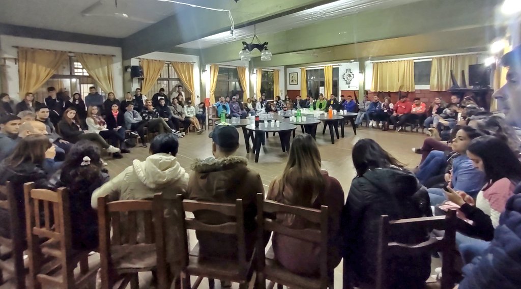 Jorge Paredi se reunió con más de 70 jóvenes por nuevos proyectos para el futuro de Mar Chiquita