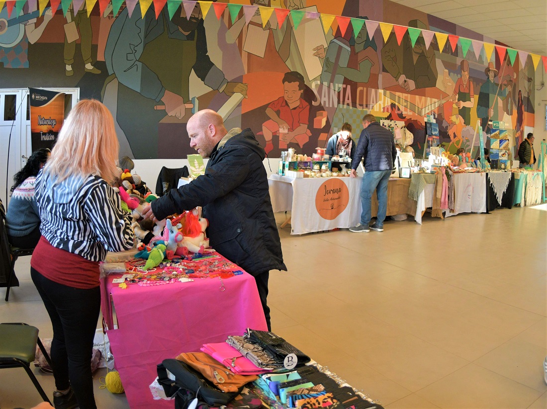 Feria de Emprendedoras en Santa Clara del Mar: impulso a productoras locales