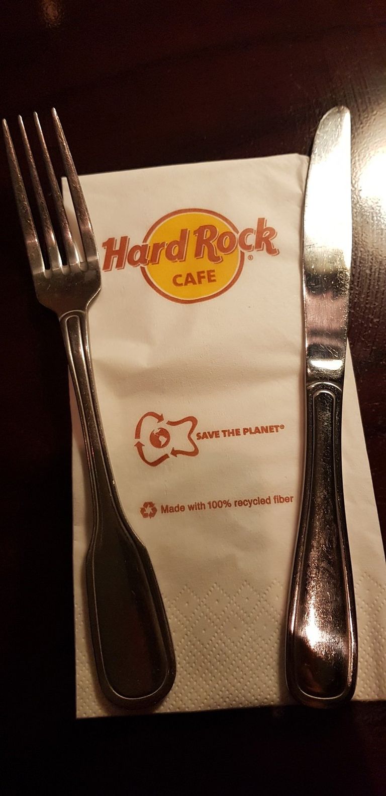 Montenegro confirmó que el Hard Rock Café se instalará en Mar del Plata y le mandó «besis» a la oposición