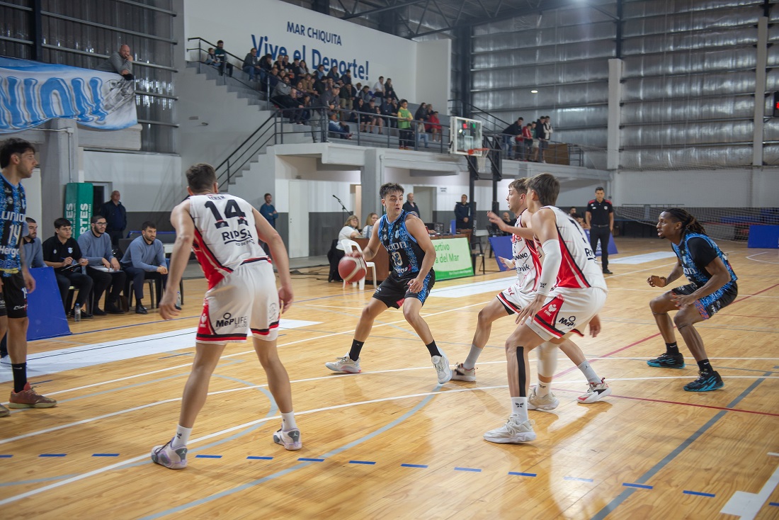 El básquet volvió al Poli de Santa Clara con un partidazo