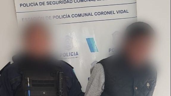 CNEL VIDAL: Salió jineteando un Peugeot, pero cayó rápidamente tras la intervención policial