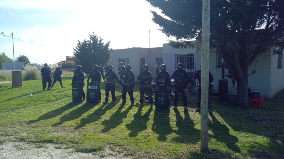 SANTA CLARA: Tras dos allanamientos simultáneos, logran esclarecer dos escruches en casas de veraneo