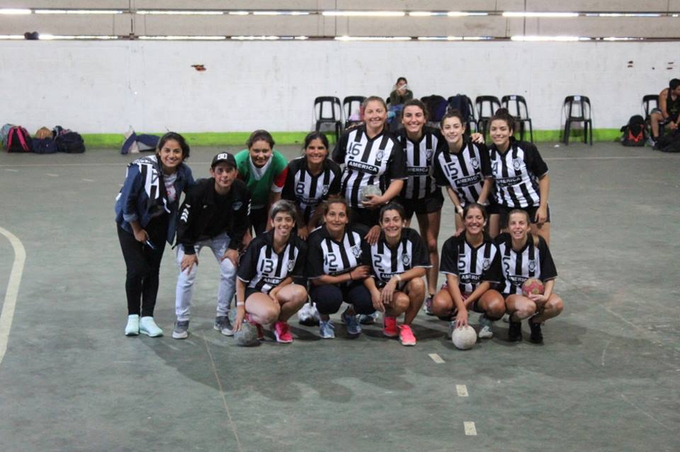 El equipo femenino de handball dio cátedra en Dolores