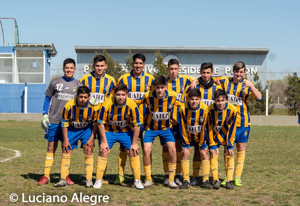 La categoría Sub 17 de Belgrano de Coronel Vidal se consagró campeona del torneo local