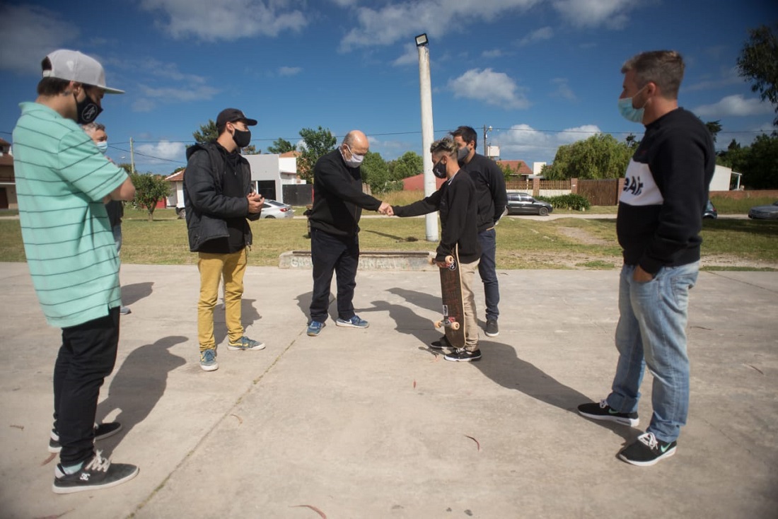 Jorge Paredi anunció la creación de la Escuela Municipal de Skate en Santa Clara del Mar