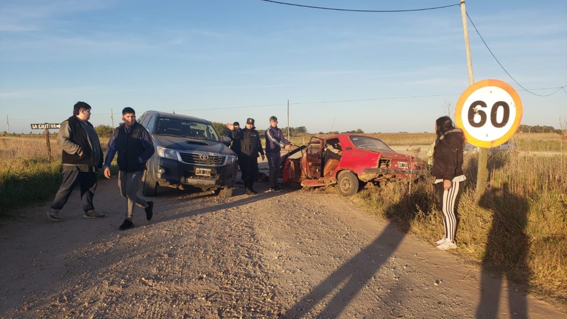 AMPLIAMOS: Fuerte accidente entre una camioneta y un auto en Coronel Vidal con cuatro heridos