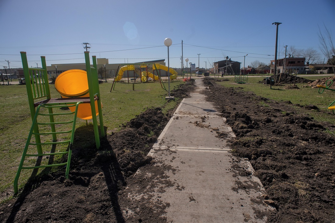 Avanza la conformación de la plaza de Camet Norte