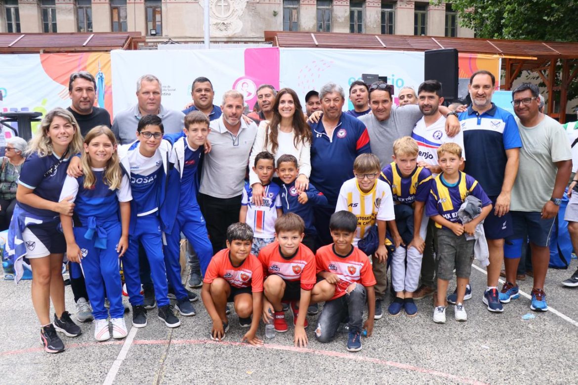 La Secretaría de Deportes de la Nación entregó material deportivo para clubes de Mar Chiquita