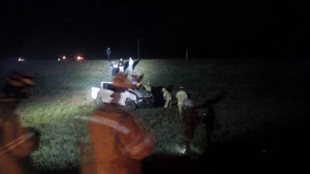 GENERAL PIRAN: Una camioneta despistó y volcó en inmediaciones del km 325 de la autovía 2