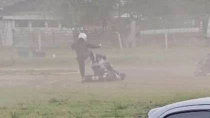 CORONEL VIDAL: Piloto de karting local desmayó a golpes a otro en el circuito “Arbolito” y fue detenido en Batán