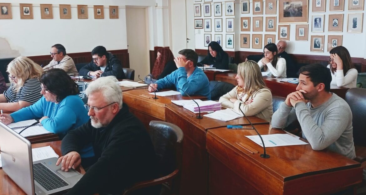 Concejales de UxP: repudio al veto de la Ley de movilidad jubilatoria y al recorte de medicamentos de PAMI con fuertes cruces