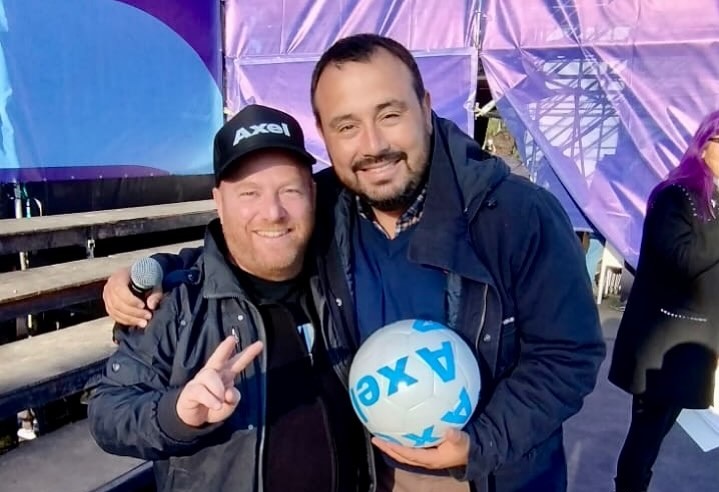 El Secretario de Cultura de Mar Chiquita, German Montes, fue el presentador del Gobernador durante el plenario en La Plata