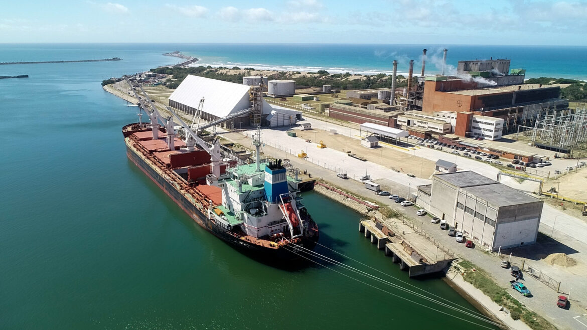 QUEQUEN: El paro de transportistas afecta no solo a la flota, sino a toda la zona que provee de cereal